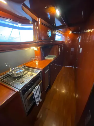 Lauren L Yacht Photos Pics 