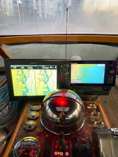 Lauren L Yacht Photos Pics 