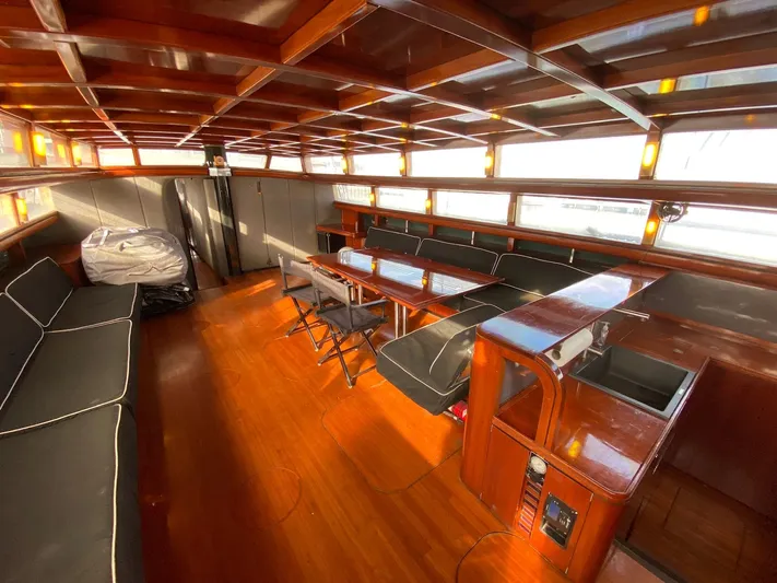 Lauren L Yacht Photos Pics 