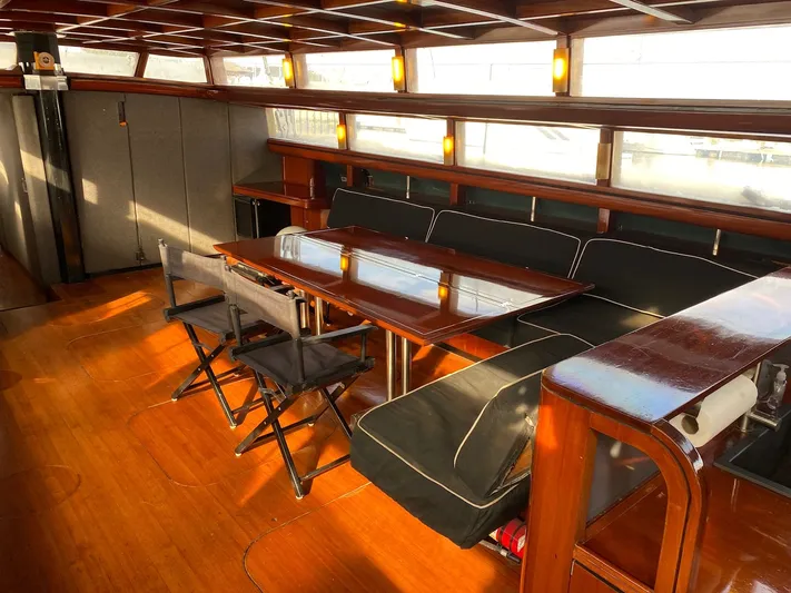 Lauren L Yacht Photos Pics 