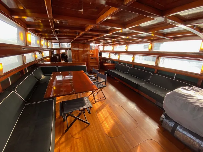 Lauren L Yacht Photos Pics 