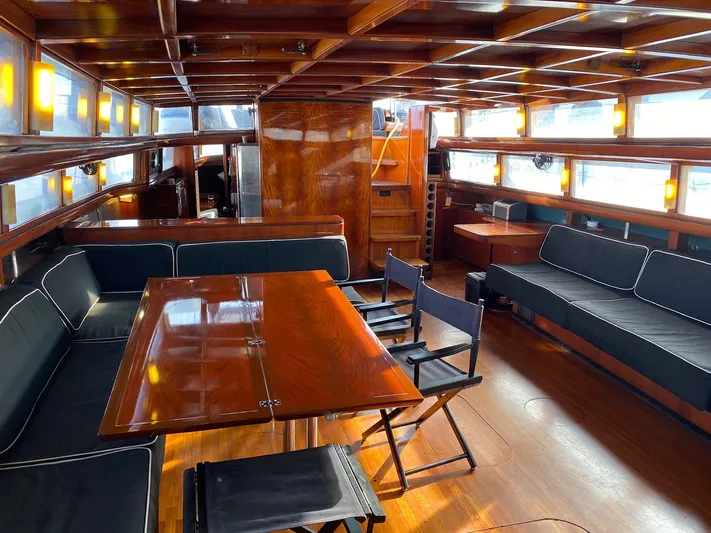 Lauren L Yacht Photos Pics 