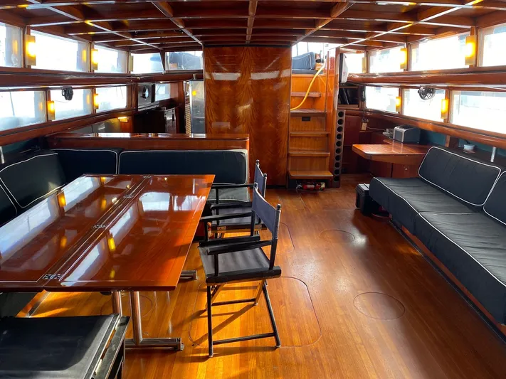 Lauren L Yacht Photos Pics 