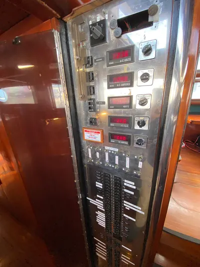 Lauren L Yacht Photos Pics 