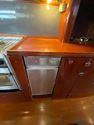 Lauren L Yacht Photos Pics 