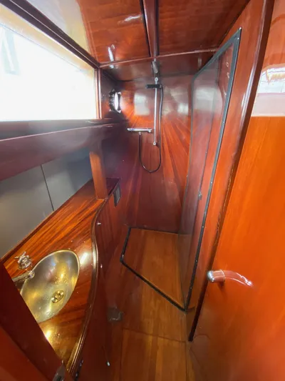 Lauren L Yacht Photos Pics 