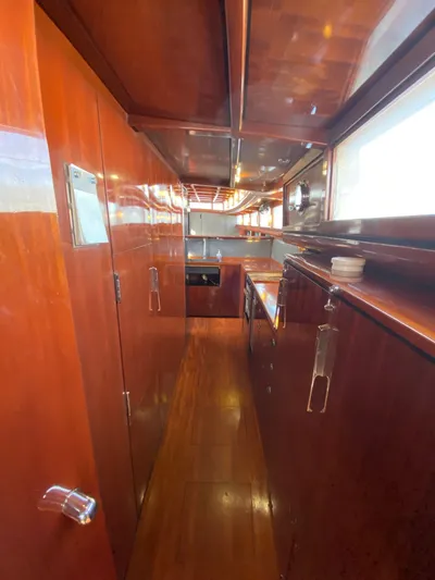 Lauren L Yacht Photos Pics 