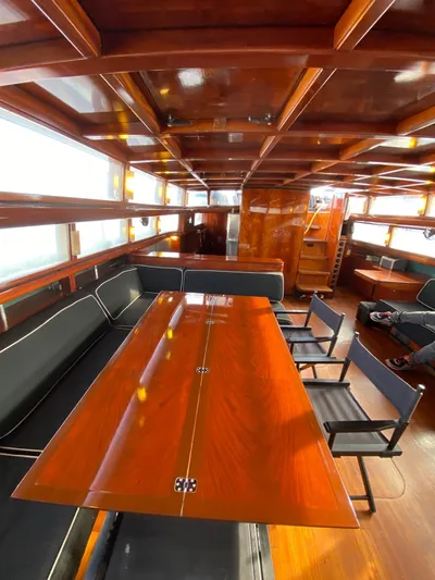 Lauren L Yacht Photos Pics 