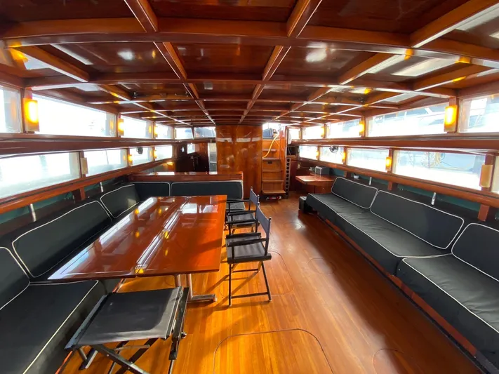 Lauren L Yacht Photos Pics 