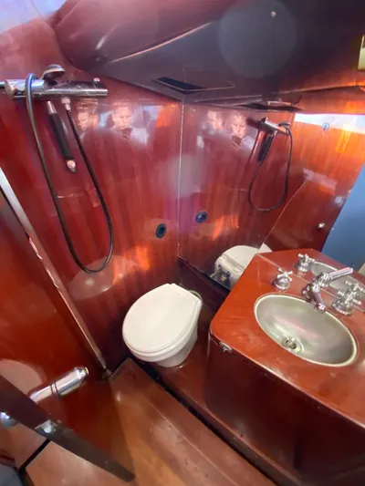 Lauren L Yacht Photos Pics 