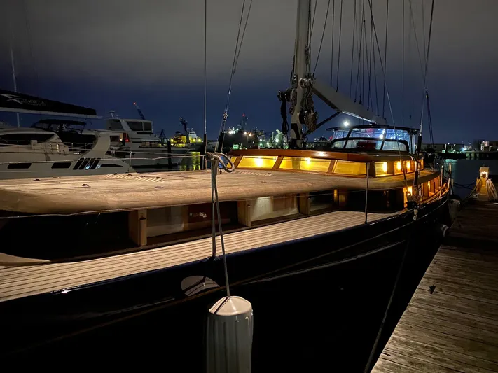 Lauren L Yacht Photos Pics 