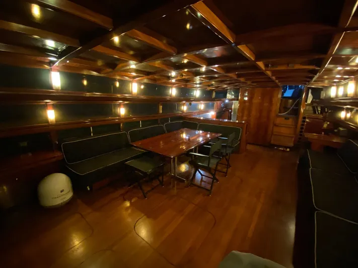 Lauren L Yacht Photos Pics 