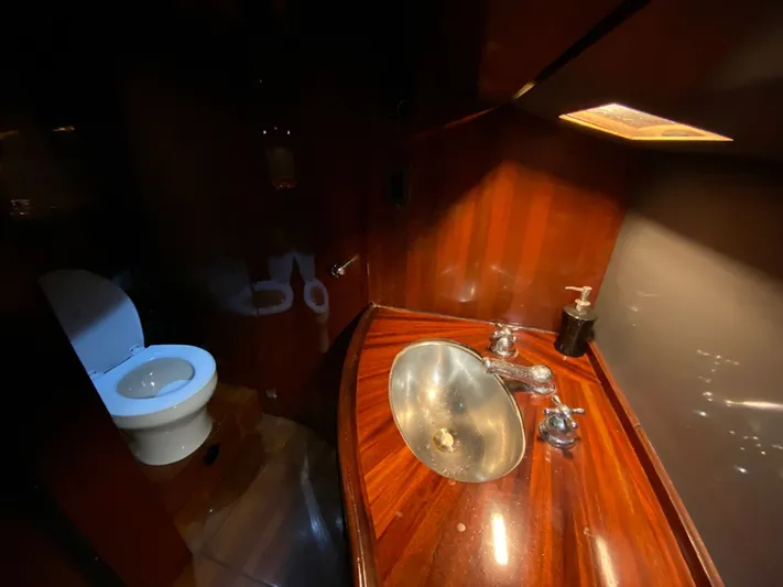 Lauren L Yacht Photos Pics 