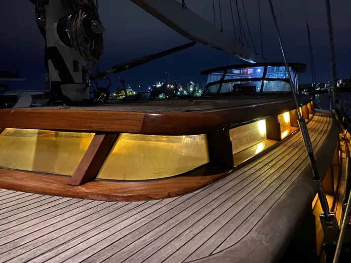 Lauren L Yacht Photos Pics 