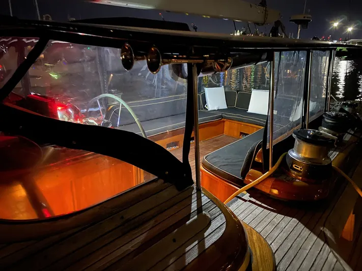 Lauren L Yacht Photos Pics 