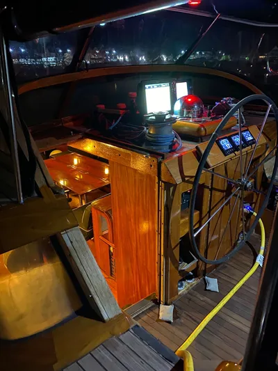 Lauren L Yacht Photos Pics 