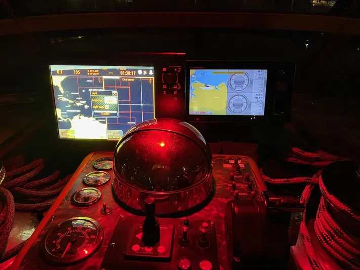 Lauren L Yacht Photos Pics 