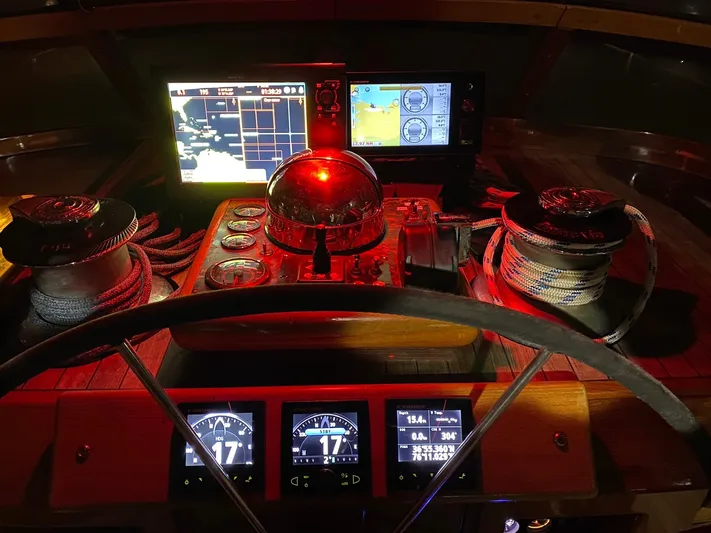 Lauren L Yacht Photos Pics 