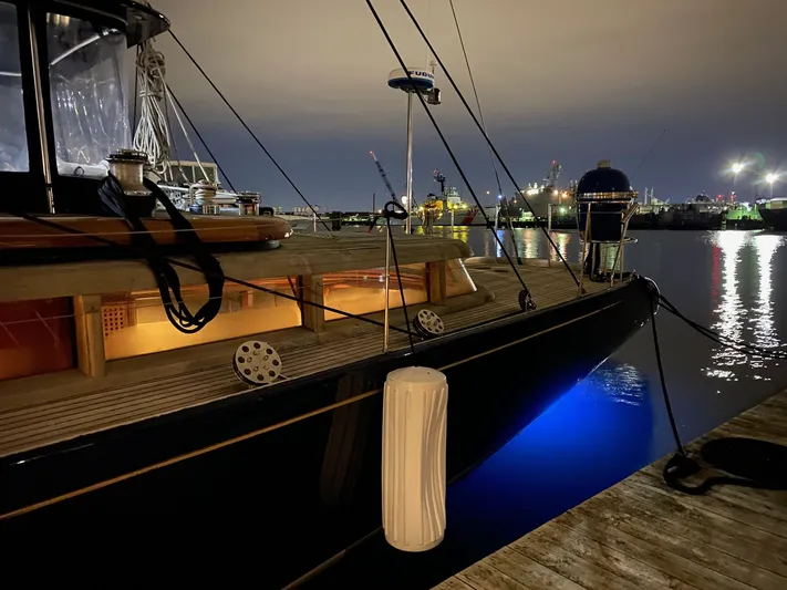 Lauren L Yacht Photos Pics 