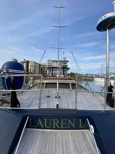 Lauren L Yacht Photos Pics 