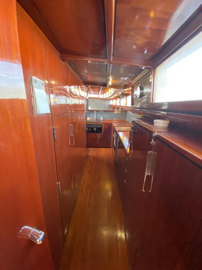 Lauren L Yacht Photos Pics 