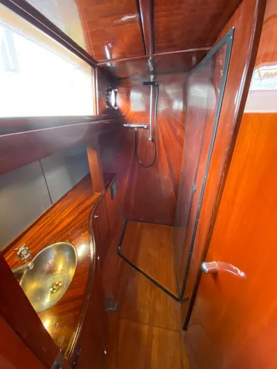 Lauren L Yacht Photos Pics 