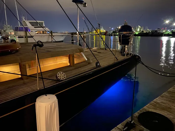 Lauren L Yacht Photos Pics 