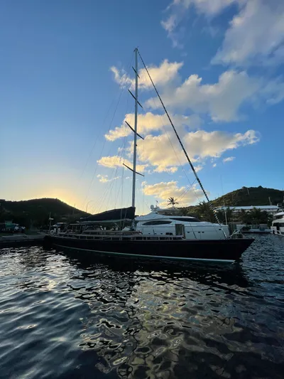 Lauren L Yacht Photos Pics 