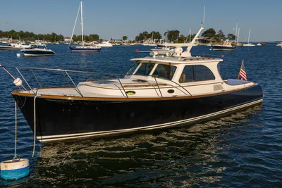 Hinckley Talaria 40