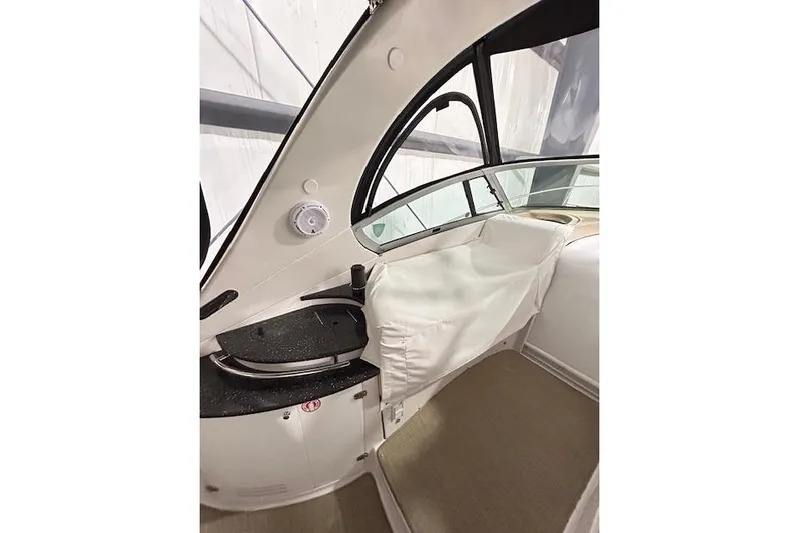 Gorgie Yacht Photos Pics Interior view of 2008 Four Winns 338 Vista boat, featuring seating and window details.