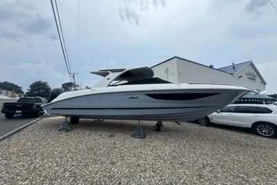 Sea Ray SLX 350 Outboard