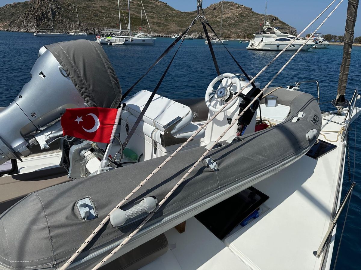 2018 Dufour 49 