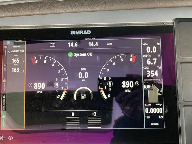  Yacht Photos Pics Simrad display on 2022 Sea Ray SLX 400 showing engine RPM and system status.