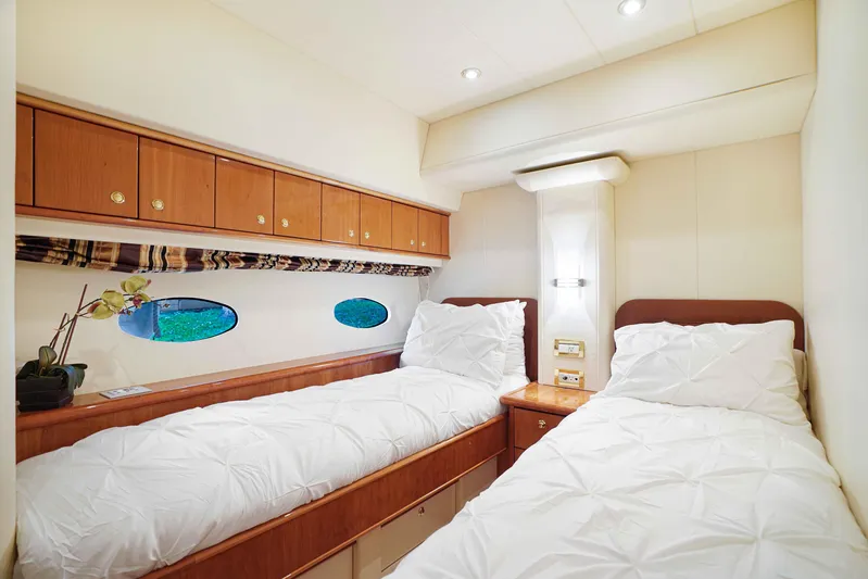 Carrie Ann Yacht Photos Pics 