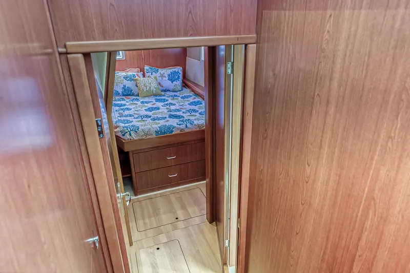 Southern Passage Yacht Photos Pics 