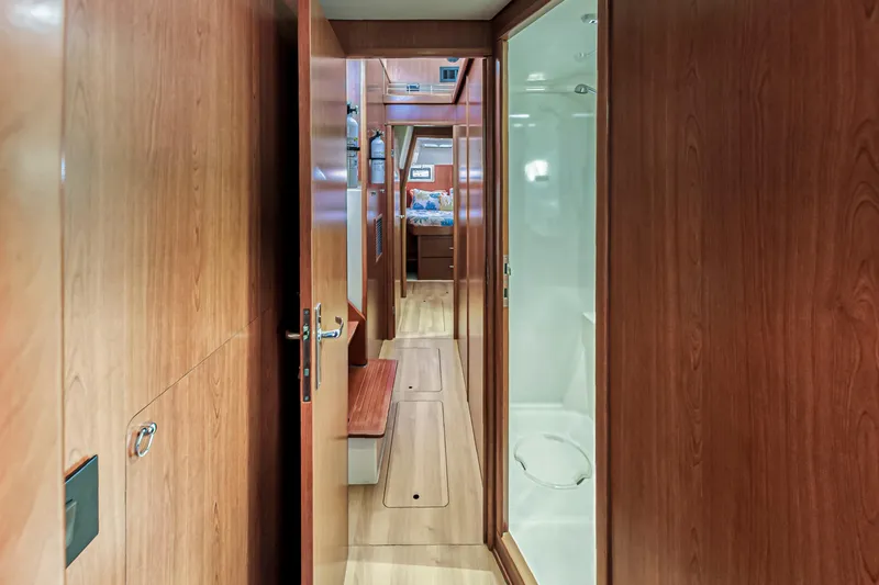 Southern Passage Yacht Photos Pics 