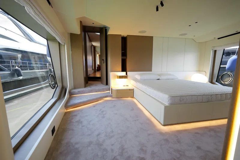 Sea Star Yacht Photos Pics Azimut Grande 26M 2025 - Master Cabin