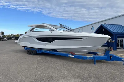 Cruisers Yachts 42 GLS