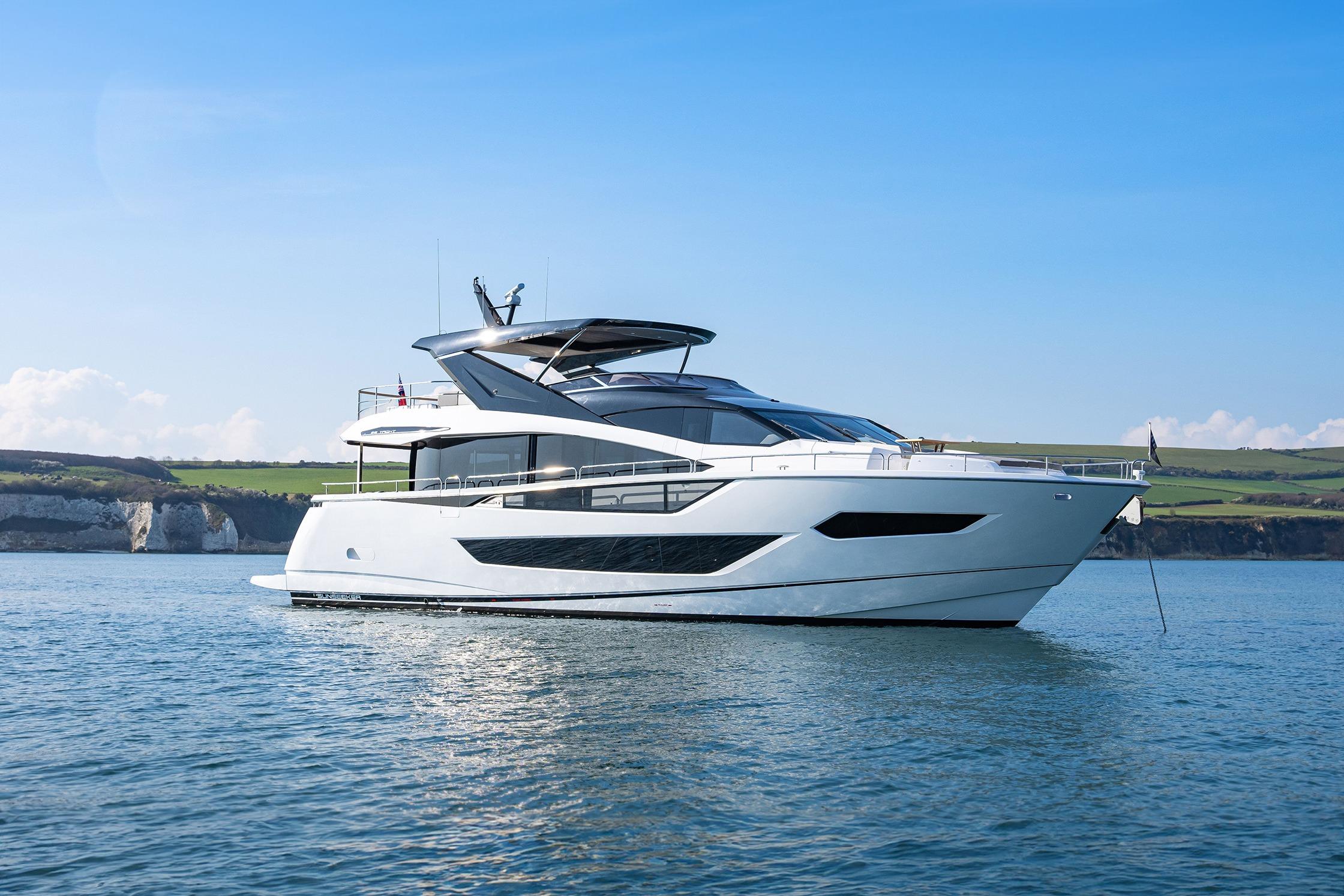 2024 Sunseeker 88 Yacht