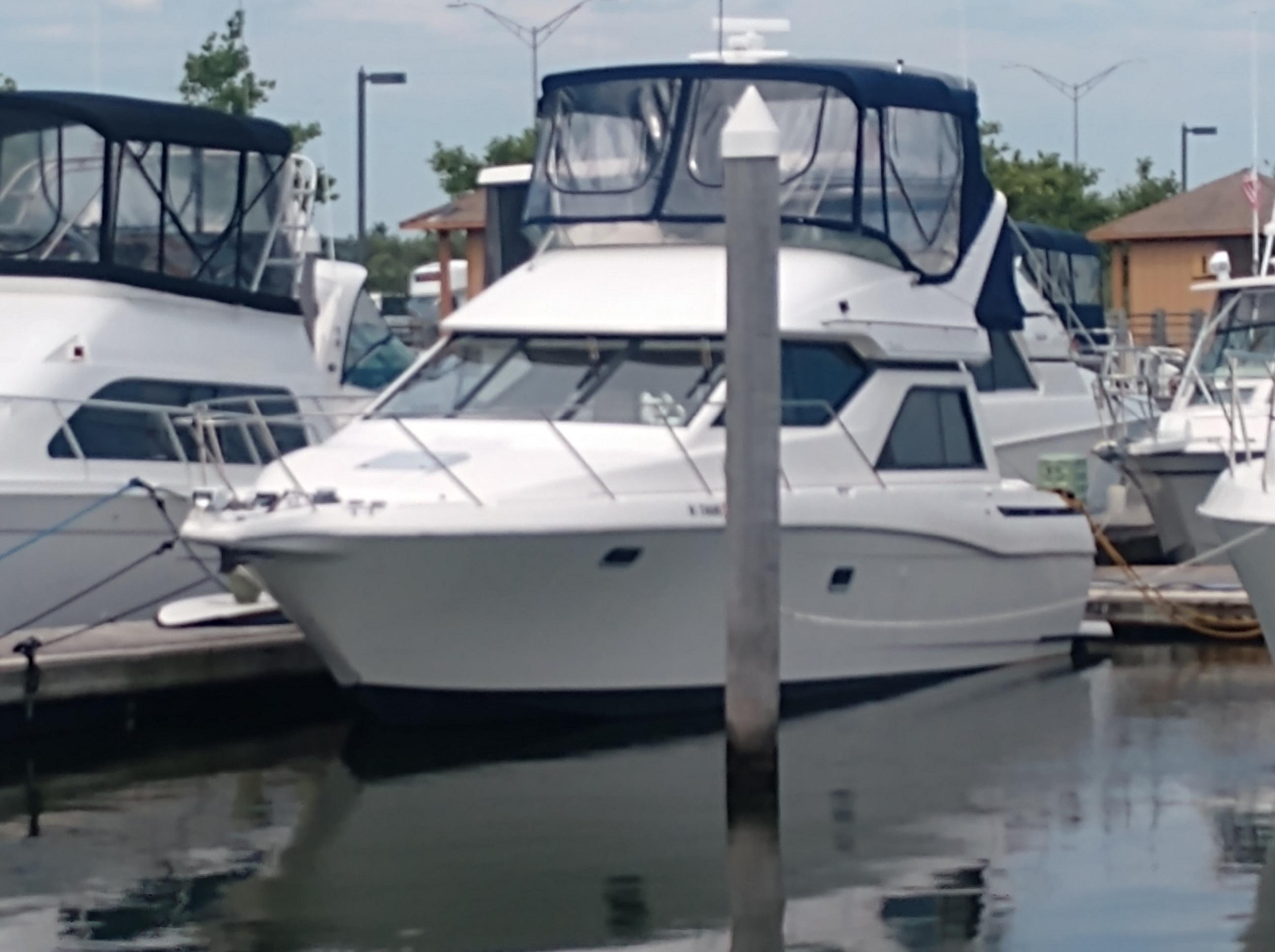 1997 Bayliner 3258 Avanti Command Bridge