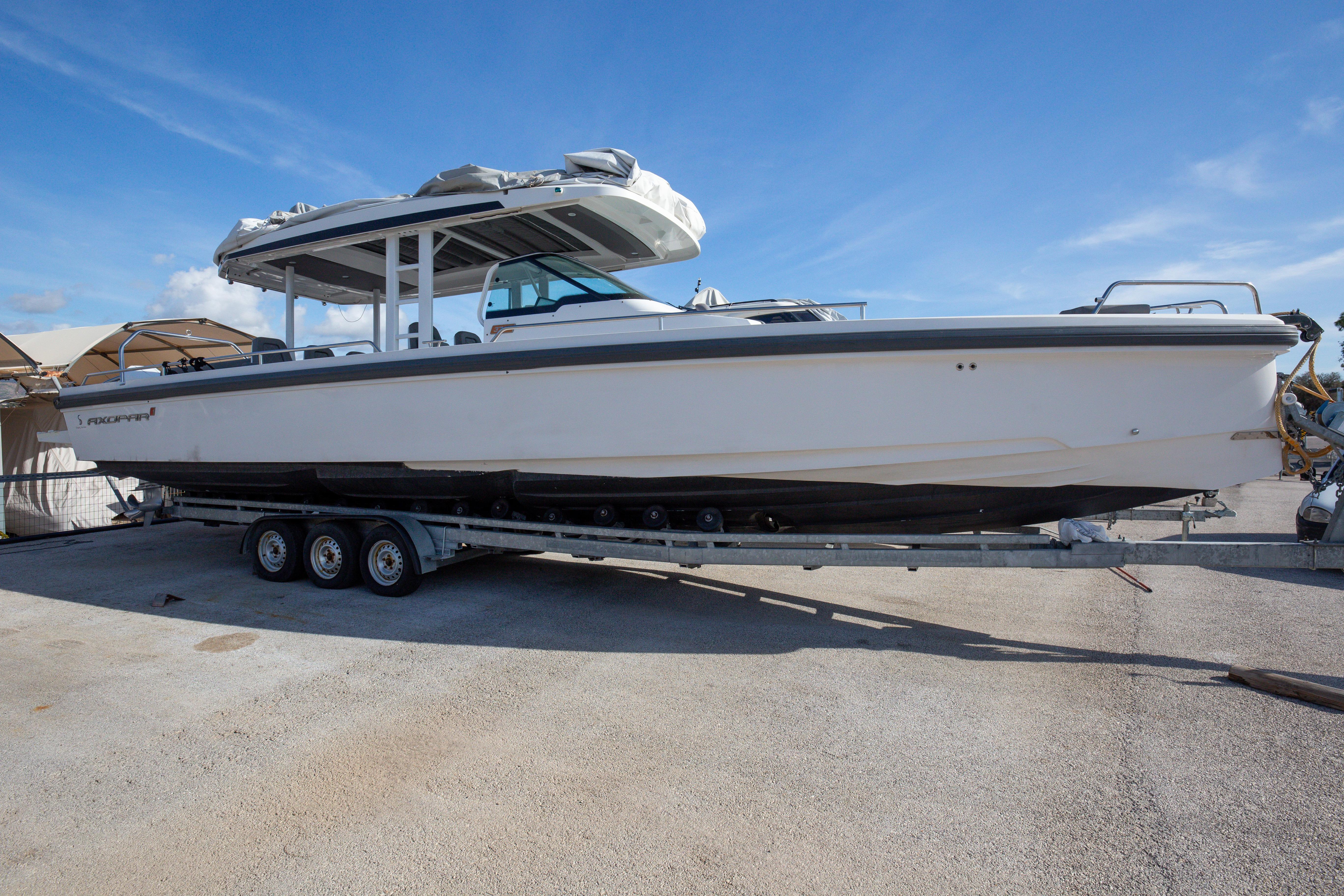 2018 Axopar 37 Sun-Top