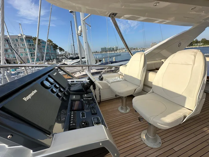Slingshot Yacht Photos Pics 