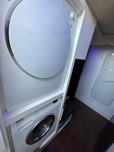 Slingshot Yacht Photos Pics 