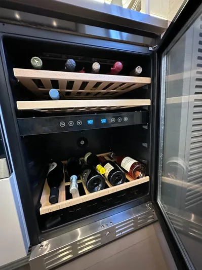 Slingshot Yacht Photos Pics 