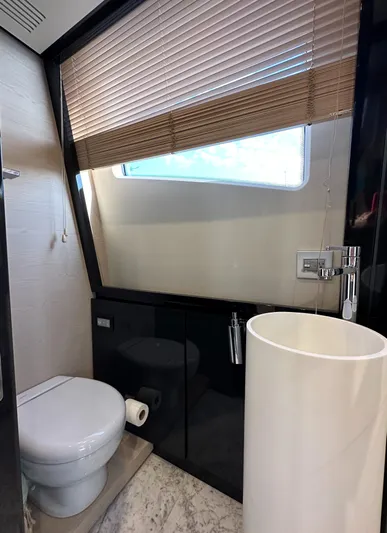 Slingshot Yacht Photos Pics 