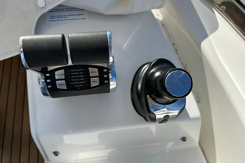 Slingshot Yacht Photos Pics 