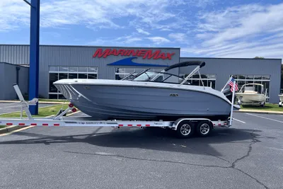 Sea Ray SDX 230 Outboard