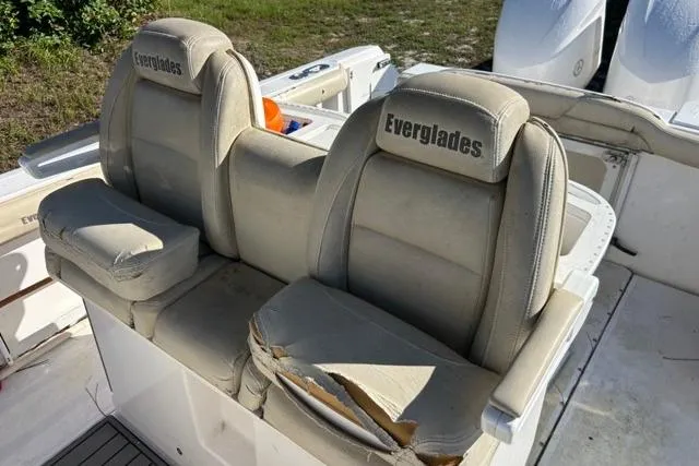  Yacht Photos Pics Two worn seats on a 2019 Everglades 290 Center Console boat.