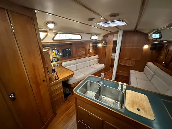 Rosy Bain Yacht Photos Pics 