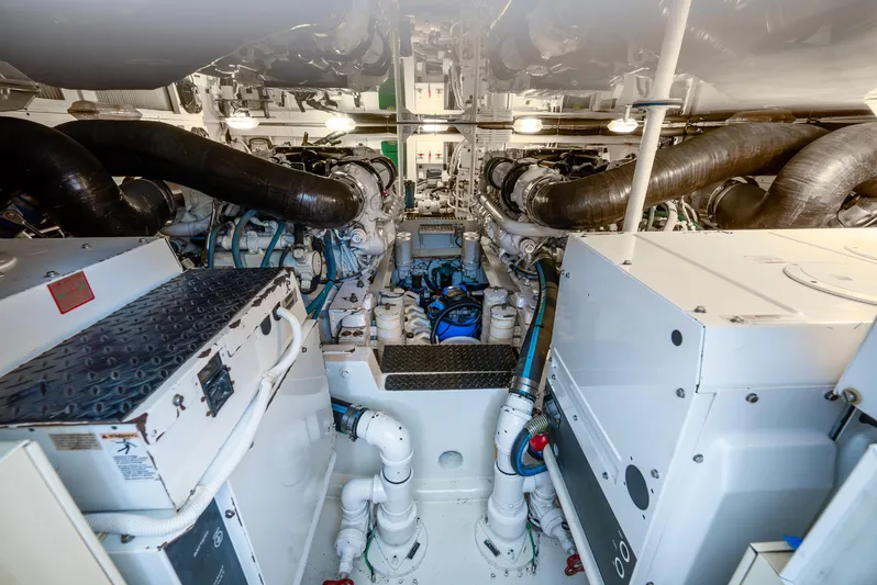 Knotty Girl Yacht Photos Pics 